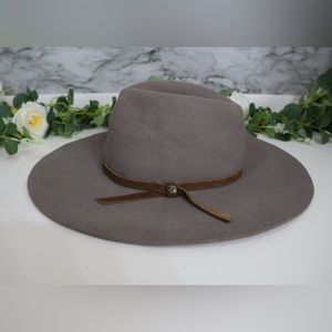 Goorin Bros Ms Danke Wide Brim Hat in Taupe M